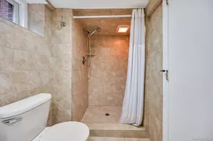 52 Yorktown St, Rockville Centre, NY 11570 - Photo 31