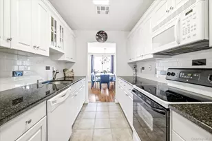 99 S Park Ave, Rockville Centre, NY 11570 - Photo 9