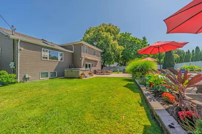 8 Feather Lane, Commack, NY 11725 - Photo 37