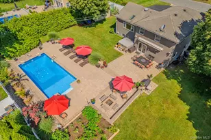 8 Feather Ln, Commack, NY 11725 - Photo 3