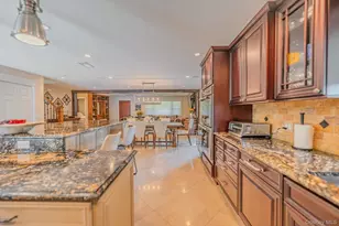8 Feather Ln, Commack, NY 11725 - Photo 15