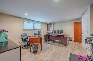 8 Feather Ln, Commack, NY 11725 - Photo 29