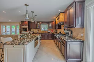 8 Feather Ln, Commack, NY 11725 - Photo 13