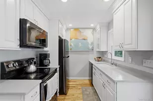 142 7th St, Saint James, NY 11780 - Photo 7