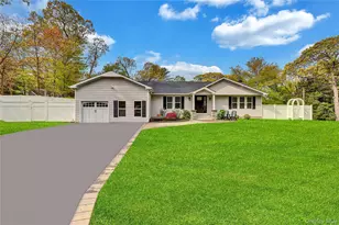 4 St Marks Pl, Stony Brook, NY 11790 - Photo 5