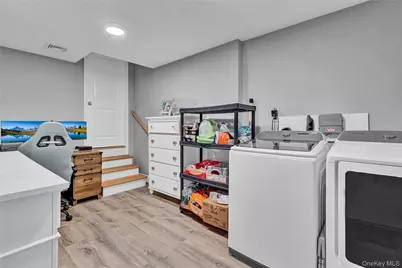 4 Saint Marks Place, Stony Brook, NY 11790 - Photo 23