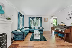 38 E Lyons St, Melville, NY 11747 - Photo 9