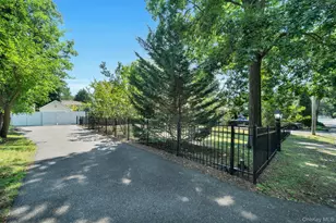 38 E Lyons St, Melville, NY 11747 - Photo 39