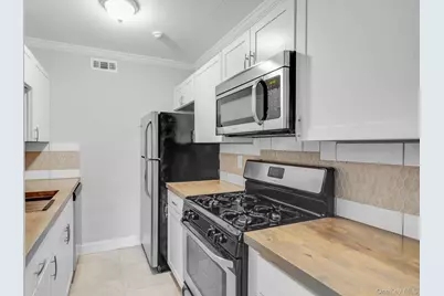 282 Artist Lake Drive, Middle Island, NY 11953 - Photo 13