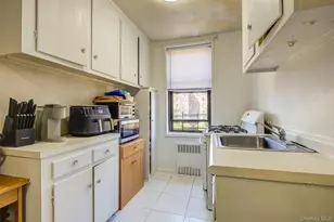 83-40 Austin St, Kew Gardens, NY 11435 - Photo 9