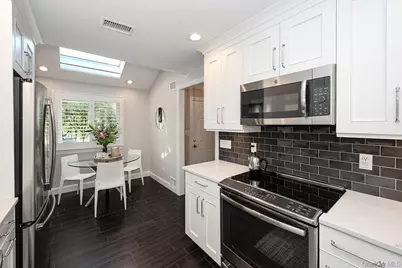 155 Laurel Lane, Wantagh, NY 11793 - Photo 7