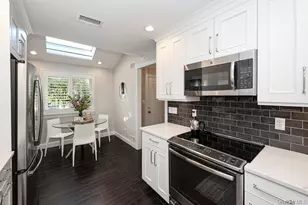 155 Laurel Ln, Wantagh, NY 11793 - Photo 7