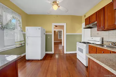 562 Underhill Avenue, Bronx, NY 10473 - Photo 11