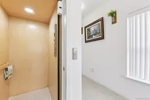 33 Greentree Ct, Shirley, NY 11967 - Photo 9
