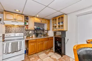 312 Peconic Ave, Medford, NY 11763 - Photo 19