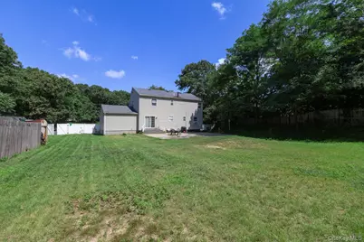 312 Peconic Avenue, Medford, NY 11763 - Photo 29