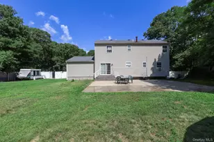 312 Peconic Ave, Medford, NY 11763 - Photo 31
