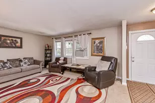 312 Peconic Ave, Medford, NY 11763 - Photo 3