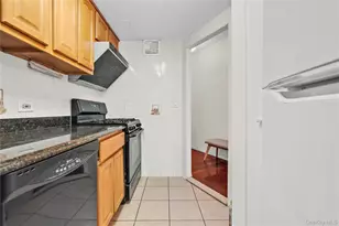 13835 Elder Ave, Flushing, NY 11355 - Photo 17