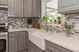 112 Woods Ave, Roosevelt, NY 11575 - Photo 9