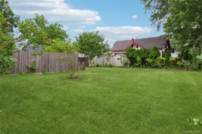 112 Woods Avenue, Roosevelt, NY 11575 - Photo 25