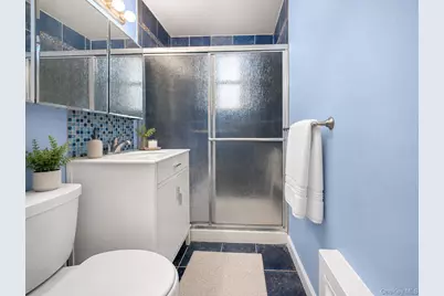 444 Middle Neck Road #1R, Great Neck, NY 11023 - Photo 15