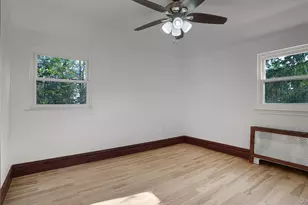 22 Parkwold Dr E, Valley Stream, NY 11580 - Photo 17
