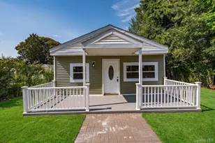 125 Sunset Ave, Selden, NY 11784 - Photo 3