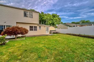 44 S Howell Ave, Farmingville, NY 11738 - Photo 37