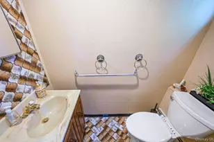 26 Harvard Ln, Commack, NY 11725 - Photo 15