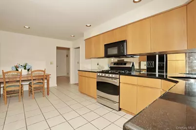 32 Newport Avenue, Tappan, NY 10983 - Photo 15