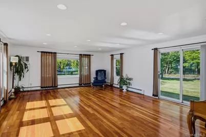 498 Miller Place Road, Miller Place, NY 11764 - Photo 9
