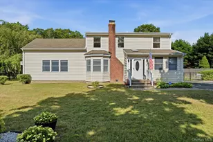 498 Miller Place Rd, Miller Place, NY 11764 - Photo 3
