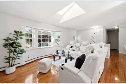 10 Carman Boulevard, Massapequa, NY 11758 - Photo 7