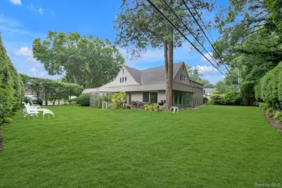 57 Parkway Drive, Roslyn Heights, NY 11577 - Photo 19