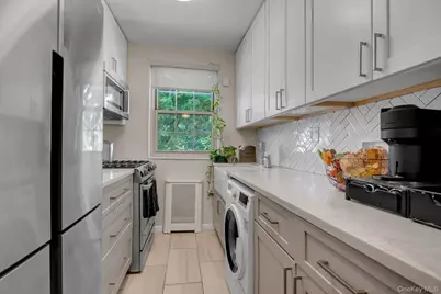 69-33 210 Street #B, Bayside, NY 11364 - Photo 3