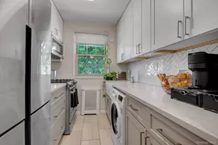 69-33 210th St, Bayside, NY 11364 - Photo 3