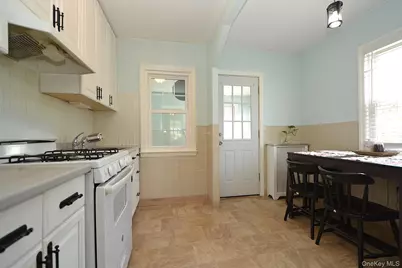 418 Asharoken Boulevard, Bay Shore, NY 11706 - Photo 3