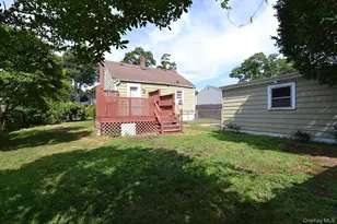418 Asharoken Blvd, Bay Shore, NY 11706 - Photo 11