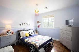 198-31 Pompeii Ave, Hollis, NY 11423 - Photo 15