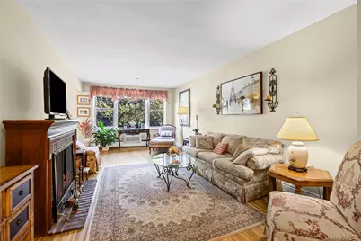 120 Morris Avenue #b5, Rockville Centre, NY 11570 - Photo 1