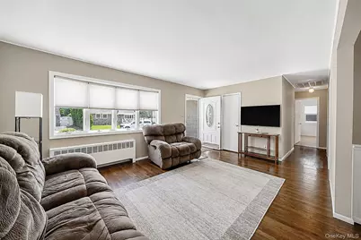 200 Whelan Place, Seaford, NY 11783 - Photo 5