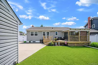 200 Whelan Place, Seaford, NY 11783 - Photo 21