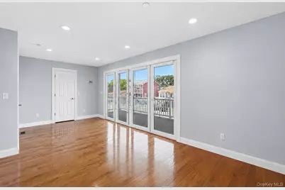 762 Pecan Street, Lindenhurst, NY 11757 - Photo 9