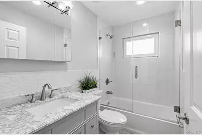 762 Pecan Street, Lindenhurst, NY 11757 - Photo 17