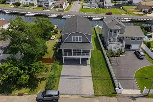 762 Pecan St, Lindenhurst, NY 11757 - Photo 23
