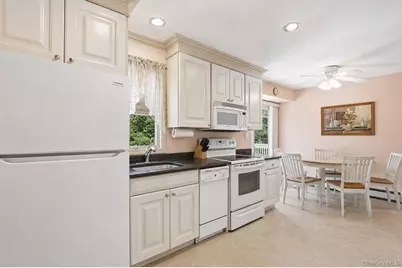 72 Dix Highway, Dix Hills, NY 11746 - Photo 9