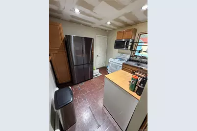 1443 Lombardy Boulevard, Bay Shore, NY 11706 - Photo 7