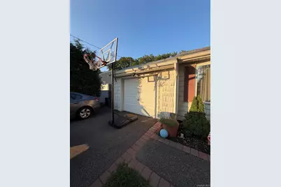 1443 Lombardy Boulevard, Bay Shore, NY 11706 - Photo 17