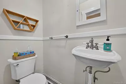 9 E Stone Street, Newburgh, NY 12550 - Photo 23